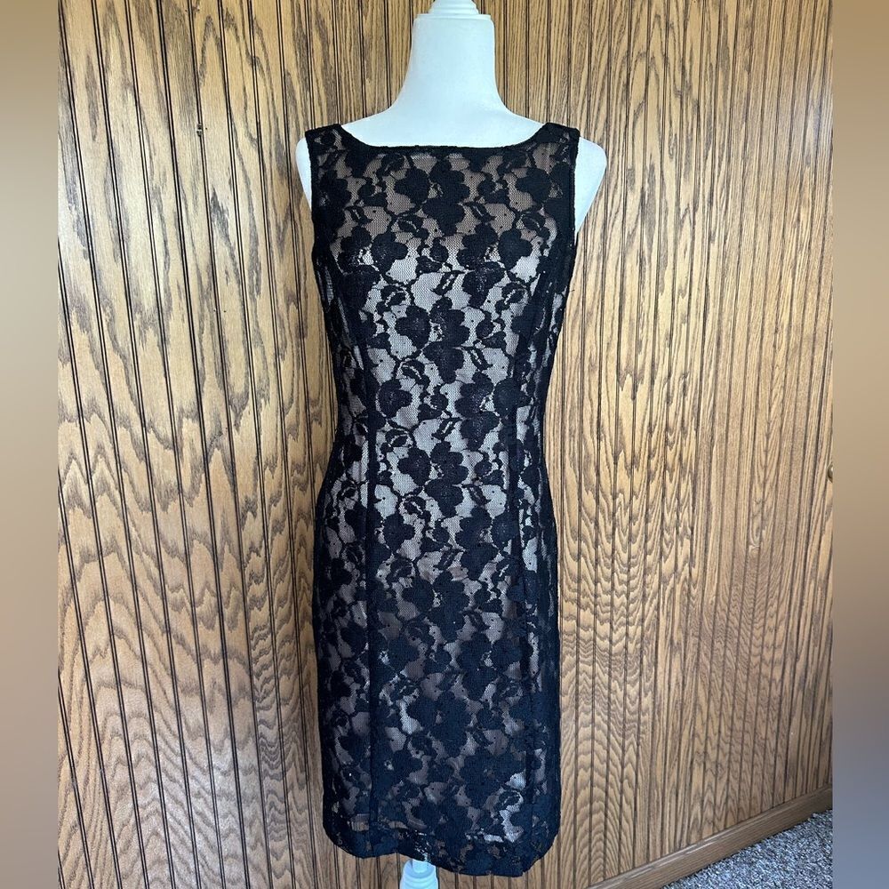 Tahari Woman’s Black/Gold Metallic Stretch Glitter Lace Sheath Dress